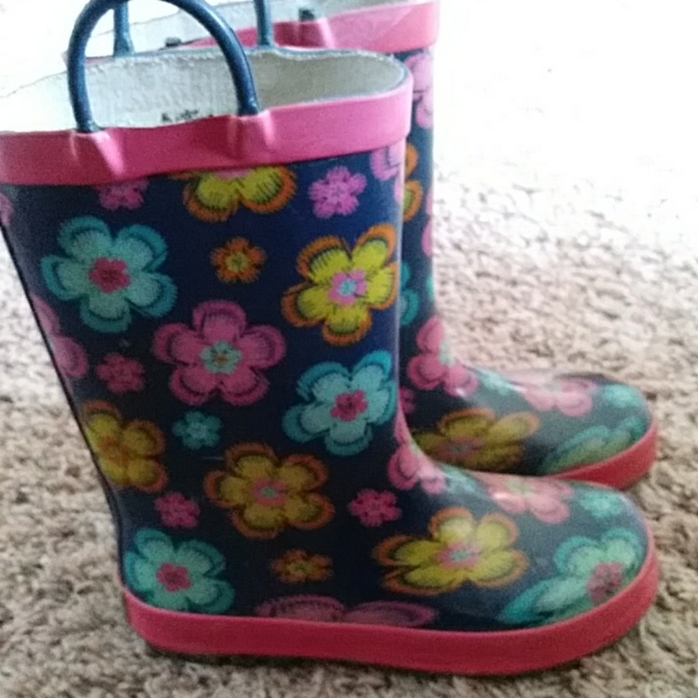 Girls muck boots